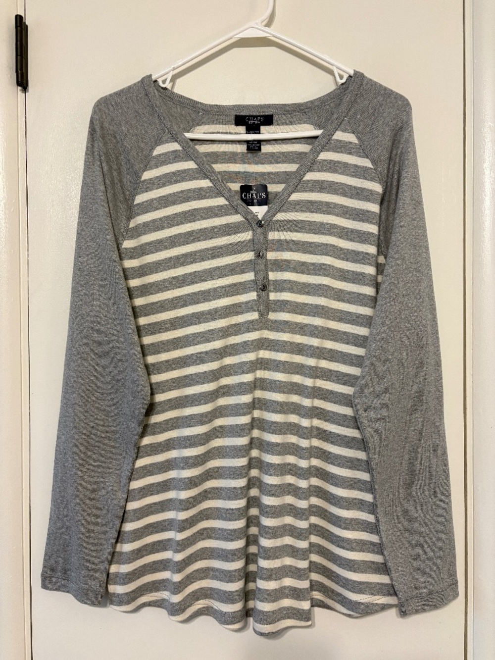 Ralph Lauren Chaps Women's Plus Gray/Cream Stripe V-Neck Henley Shirt Top 2X NWT